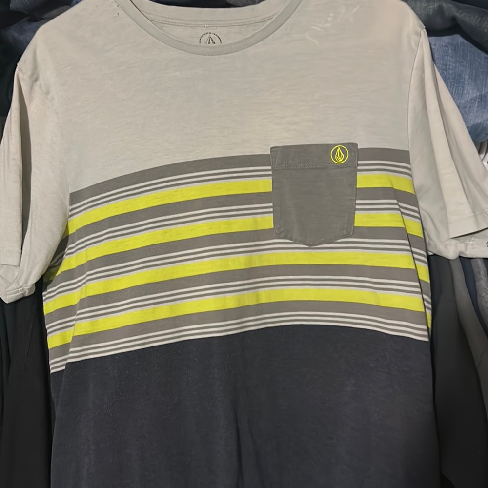 Mens multi-color Volcom shirt size M